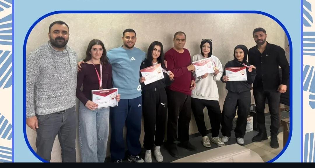 Boğaziçi Koleji öğrencileri, katıldıkları bilek güreşi turnuvasında önemli dereceler kazandı.